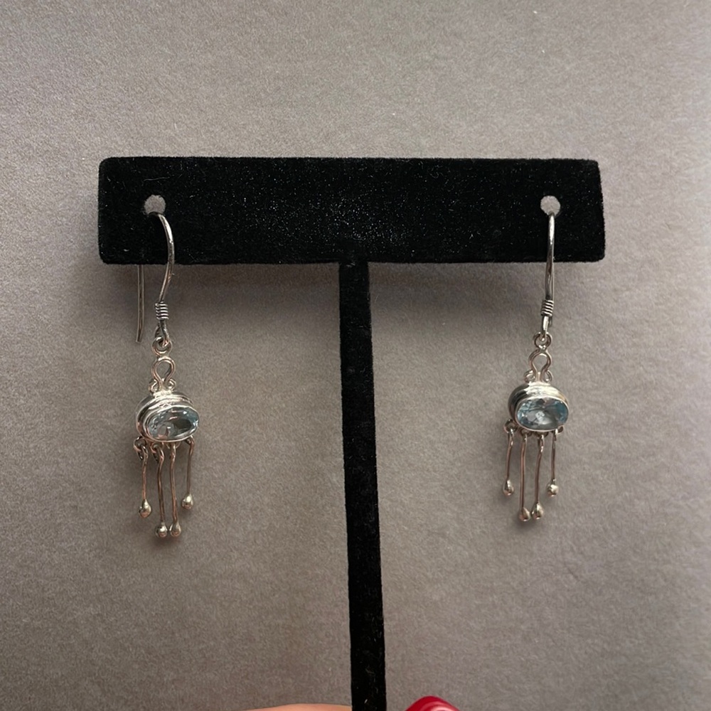 ✨SOLD✨Beautiful 925 Silver and Oval Aquamarine Earrings - Picture 4 of 17